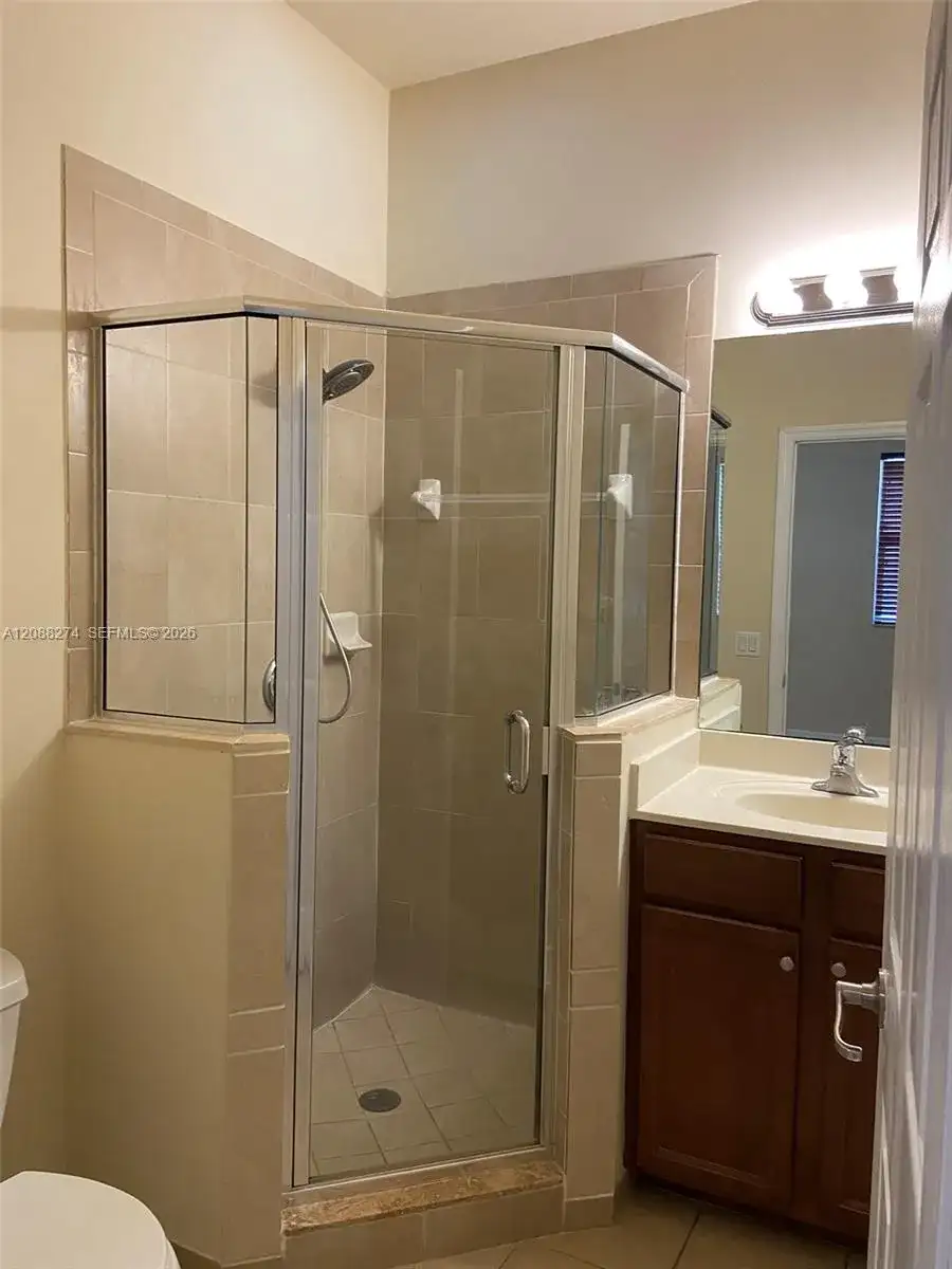 16945 SW 90th Terr Ci Ter, Miami FL 33196 photo 5