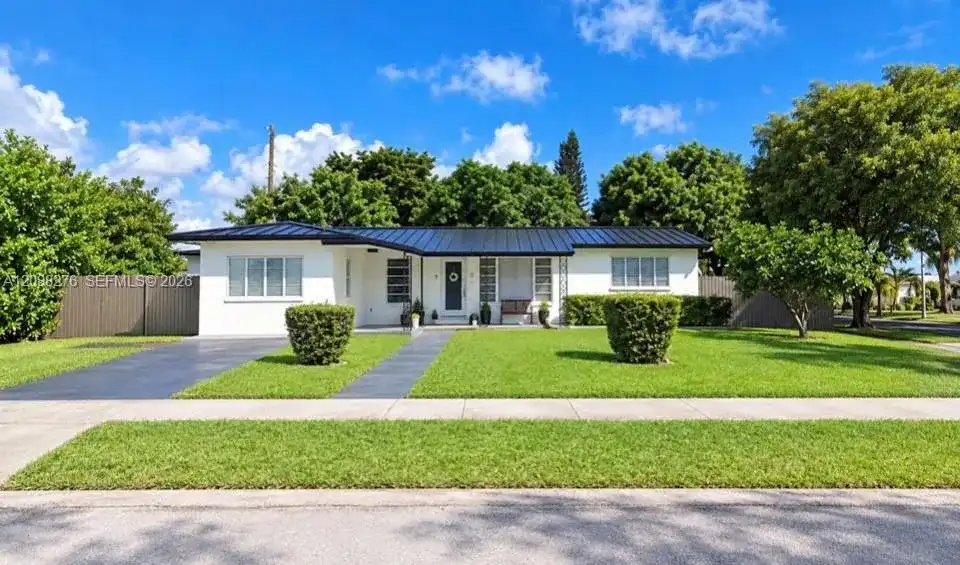 10305 SW 149th Ter, Miami FL 33176