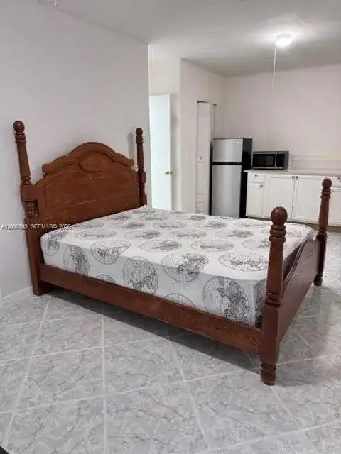 1281 NE 210th Ter # B, Miami FL 33179 photo 3