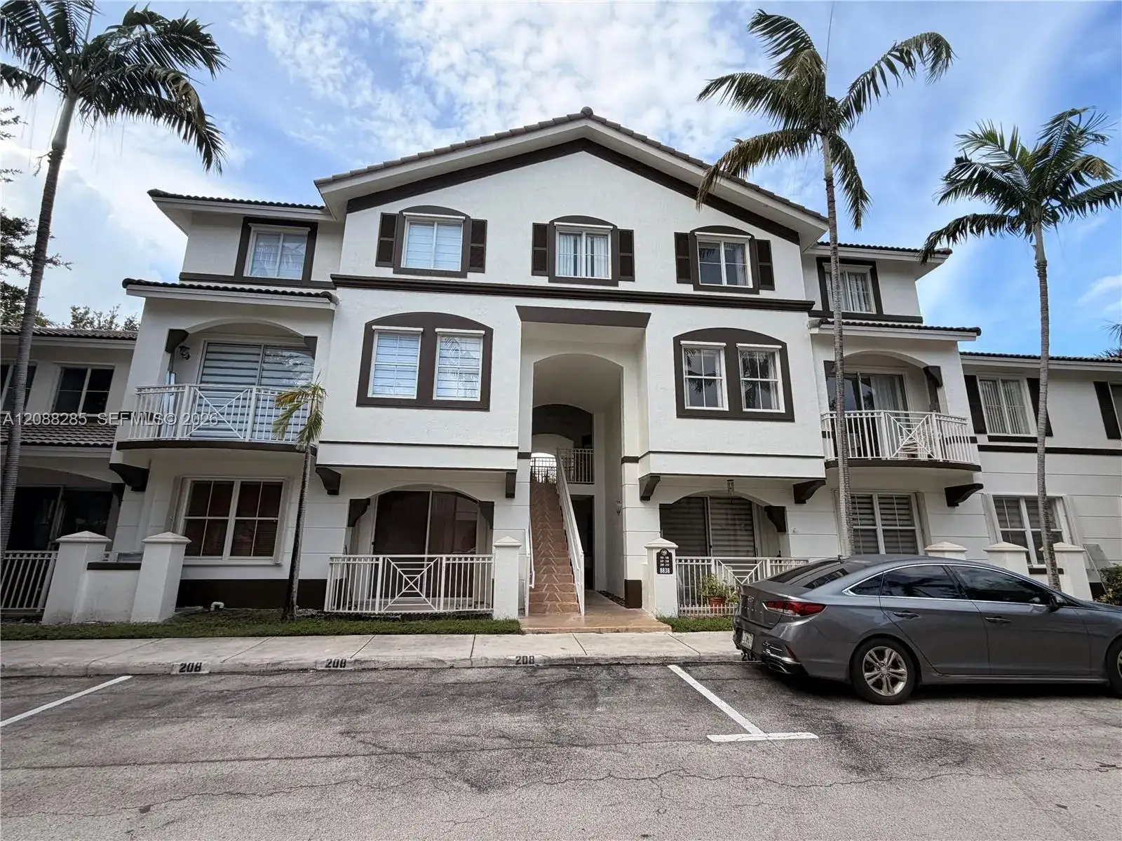 8838 W Flagler St # 208, Miami FL 33174