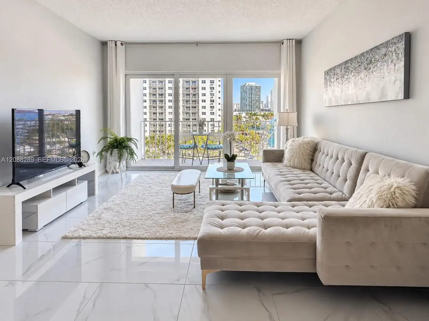 500 Bayview Dr # 717, Sunny Isles Beach FL 33160