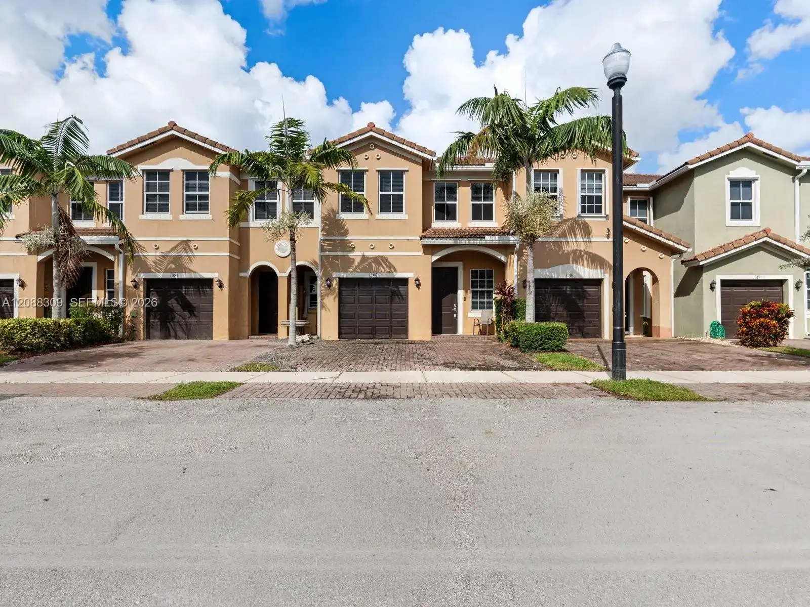 1386 SE 23rd Ter, Homestead FL 33035 photo 2