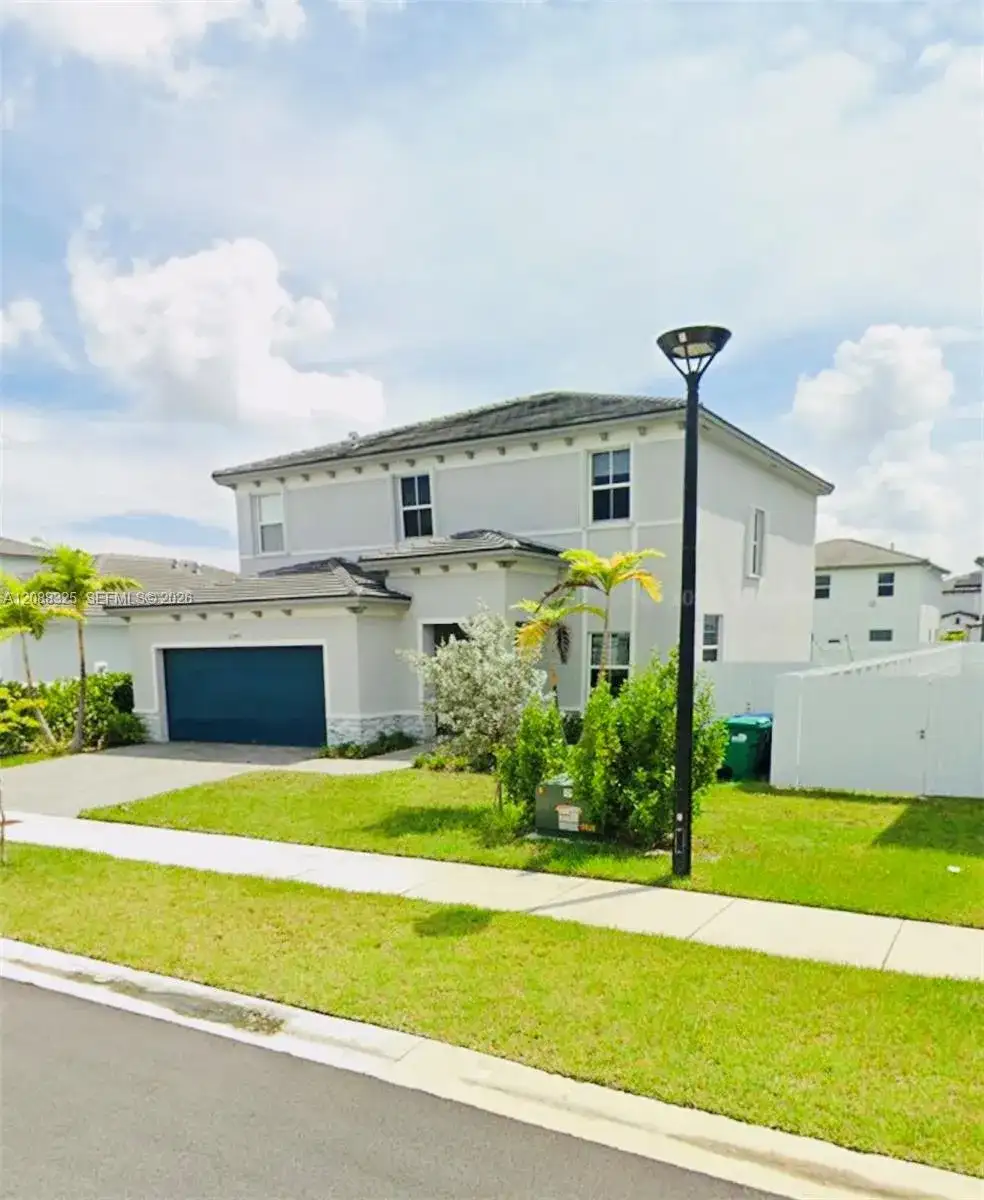 12740 SW 214th Ter, Miami FL 33177 photo 3