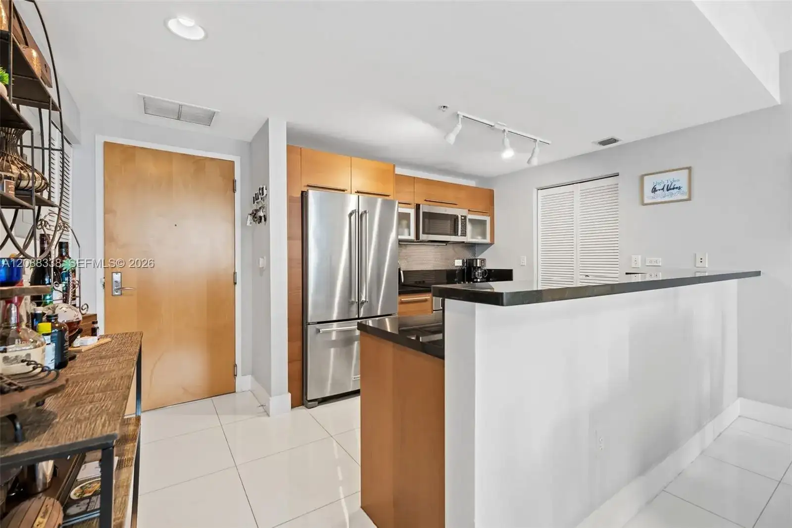 253 NE 2nd St # 2501, Miami FL 33132 photo 4