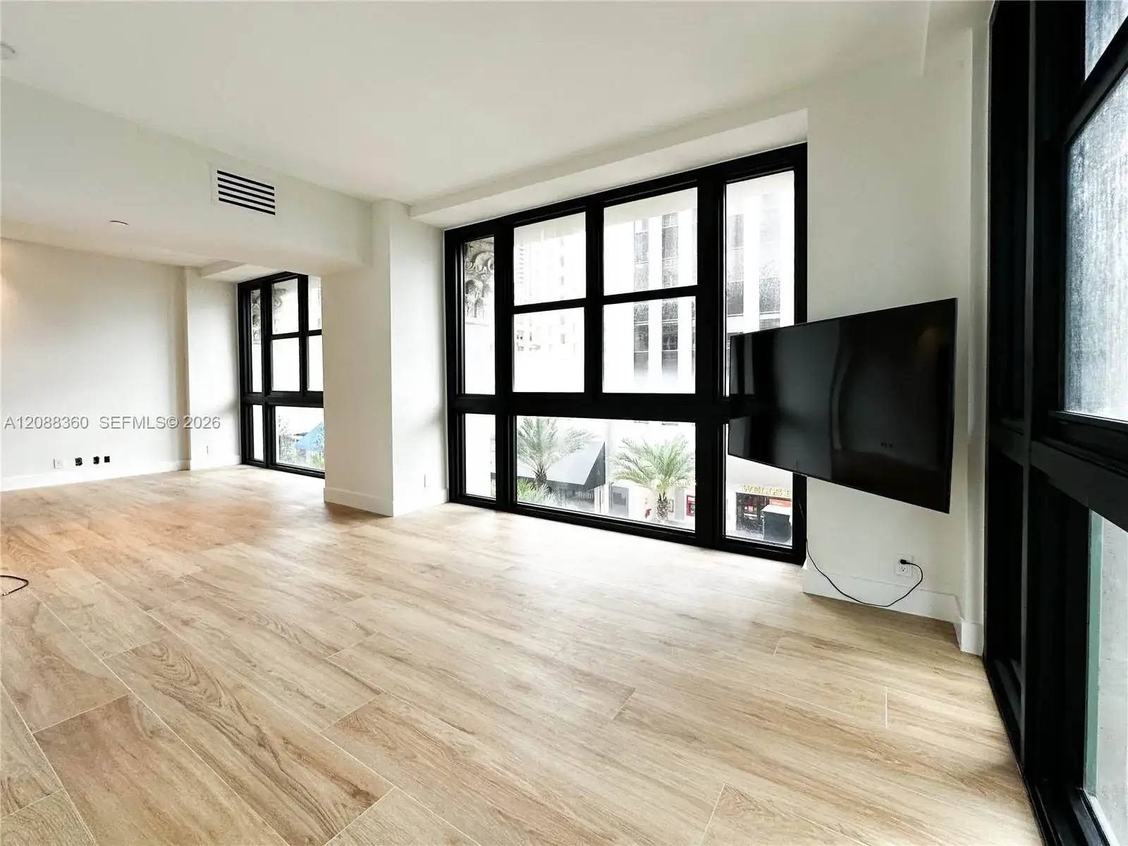 111 E Flagler St # 304, Miami FL 33131 photo 3