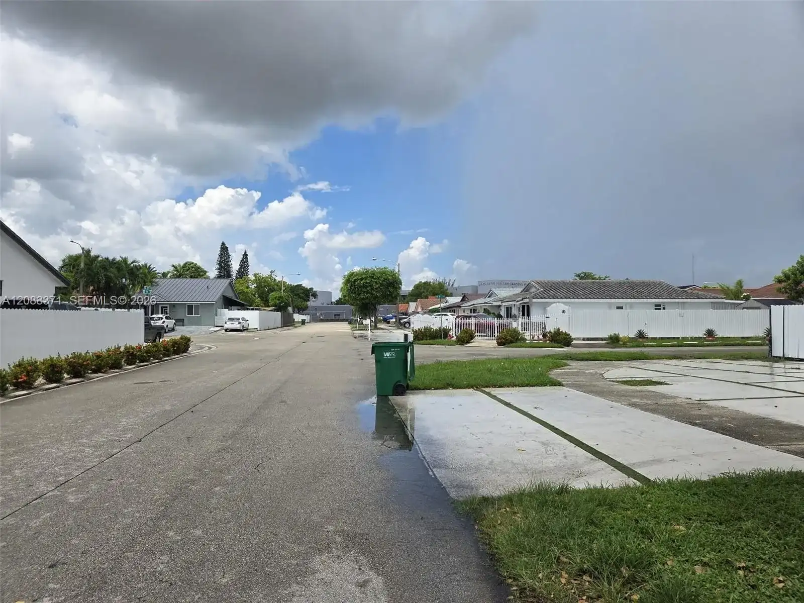 9085 NW 117th St, Hialeah Gardens FL 33018