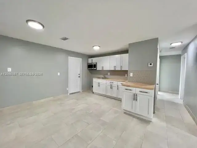 1436 NW 24th Ter, Fort Lauderdale FL 33311 photo 3