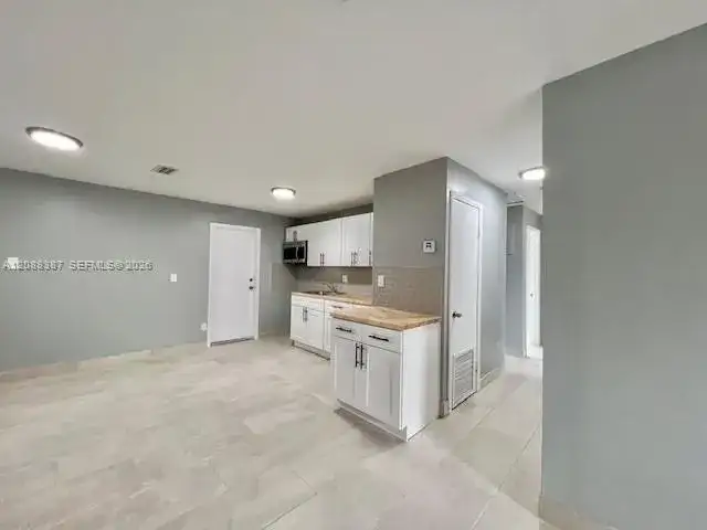 1436 NW 24th Ter, Fort Lauderdale FL 33311 photo 5