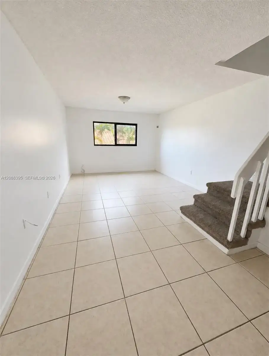 180 Royal Palm Rd # 218, Hialeah FL 33016 photo 2