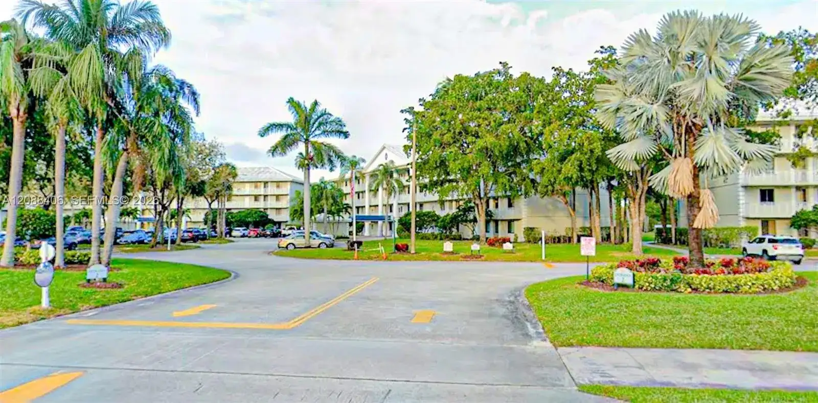 2621 Village Blvd # 102, West Palm Beach FL 33409 photo 2
