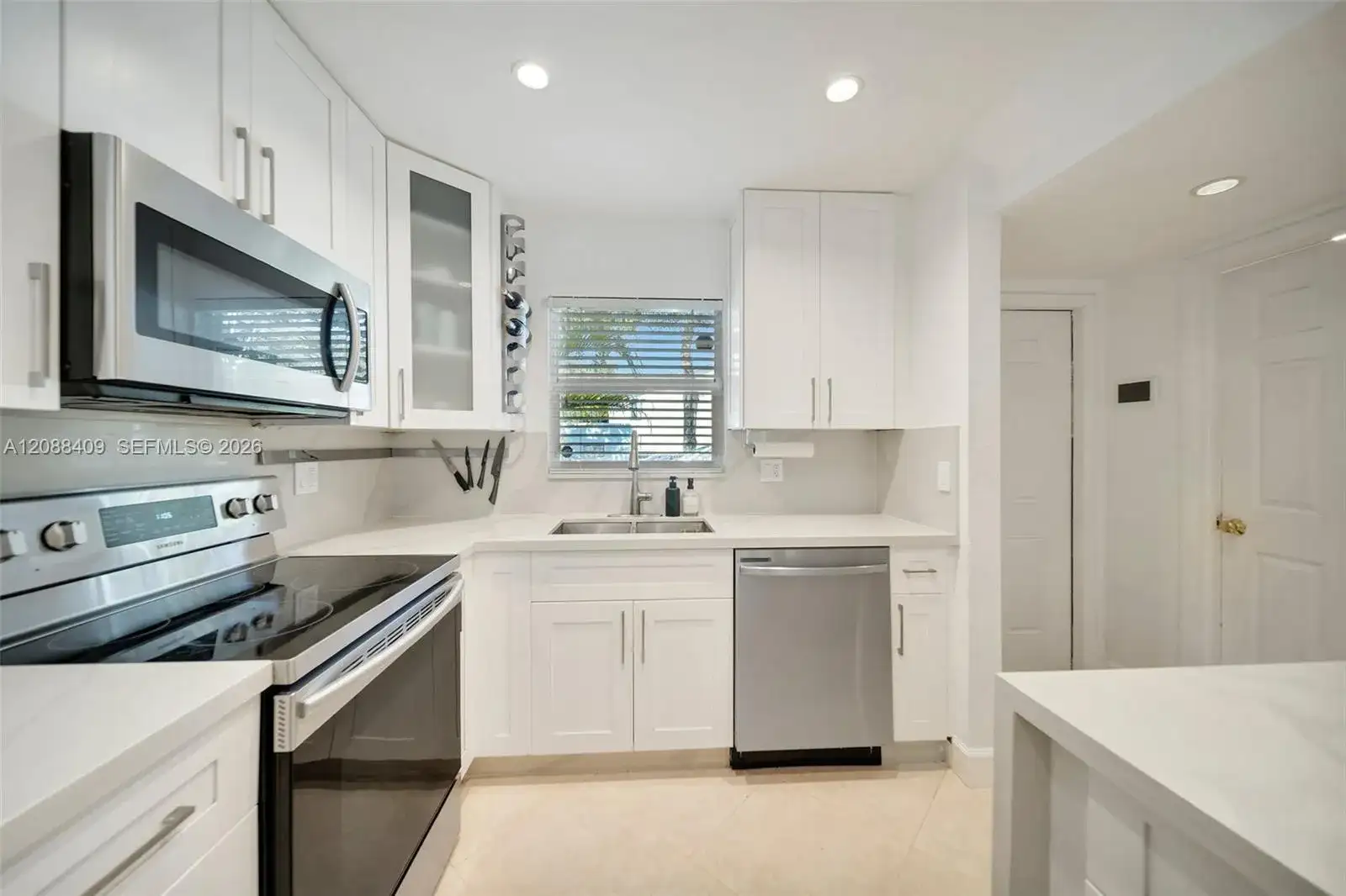 2801 N 34 Ave, Hollywood FL 33021 photo 4