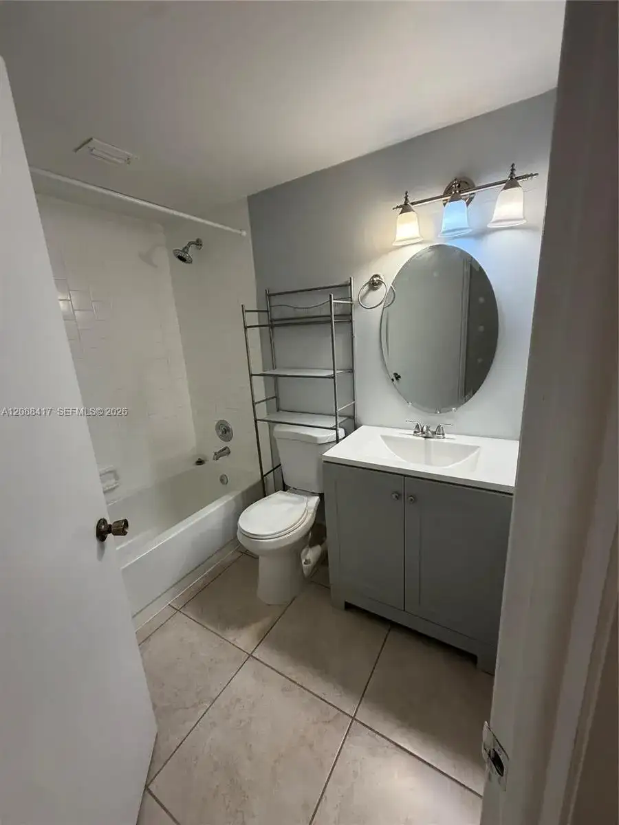 8290 Lake Dr # 540, Doral FL 33166 photo 2