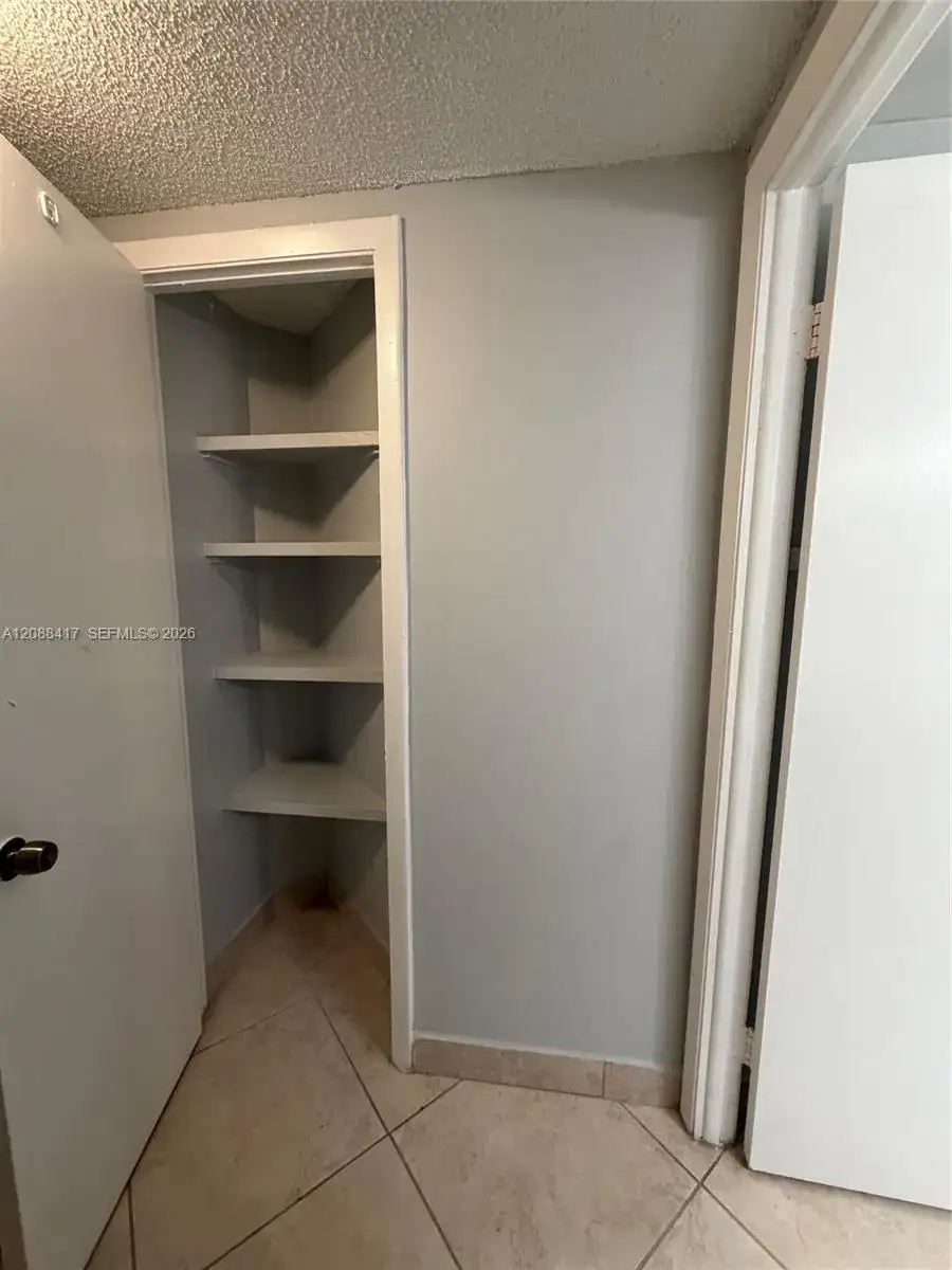 8290 Lake Dr # 540, Doral FL 33166 photo 4