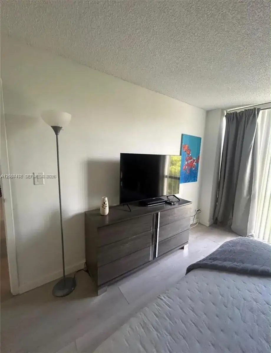 16909 N BAY Rd # 512, Sunny Isles Beach FL 33160 photo 2
