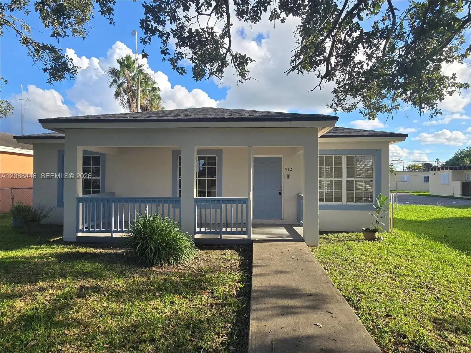 712 SW 6th St, Homestead FL 33030 photo 2