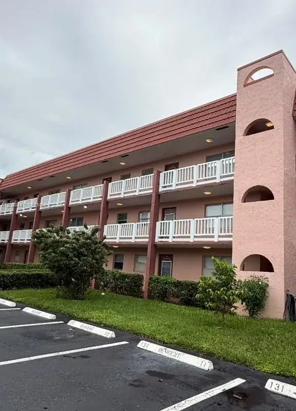 9641 Sunrise Lakes Blvd # 305, Sunrise FL 33322