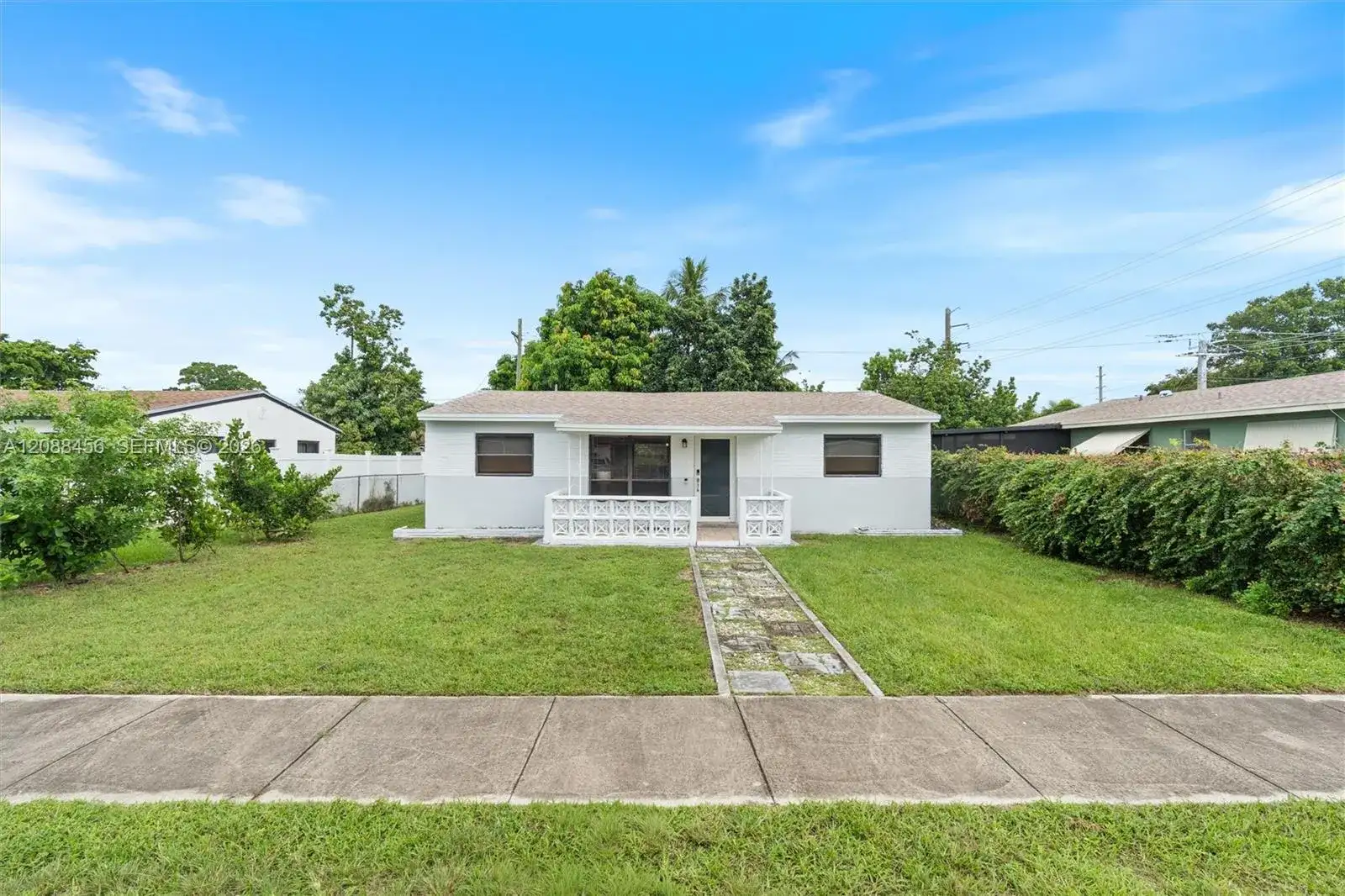 6405 Dawson St, Hollywood FL 33023 photo 2