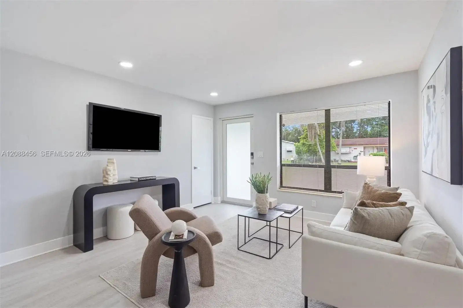 6405 Dawson St, Hollywood FL 33023 photo 5
