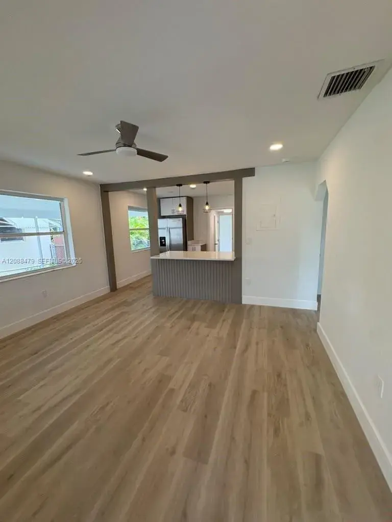 825 S 28th Ave, Hollywood FL 33020