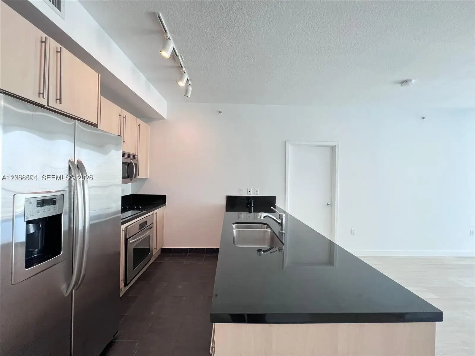 79 SW 12th St, Miami FL 33130 photo 3