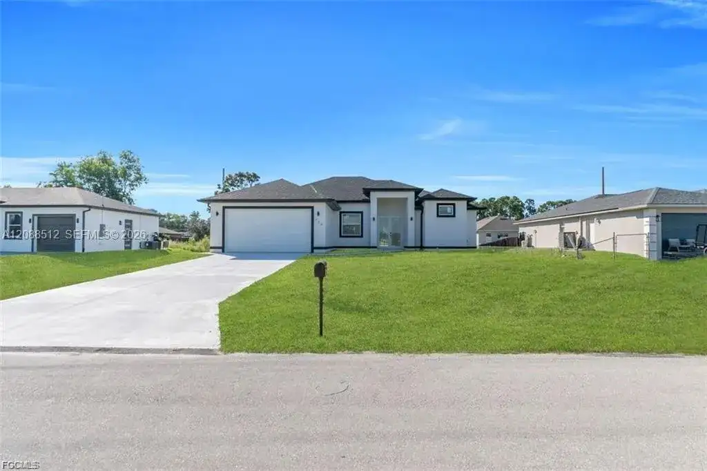 194 Bell Blvd S, Lehigh Acres FL 33974 photo 2