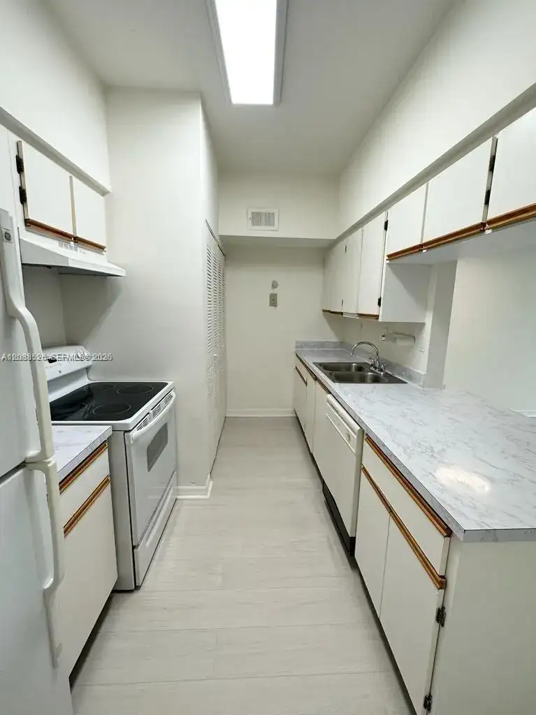 18316 NW 68th Ave # I, Hialeah FL 33015 photo 5