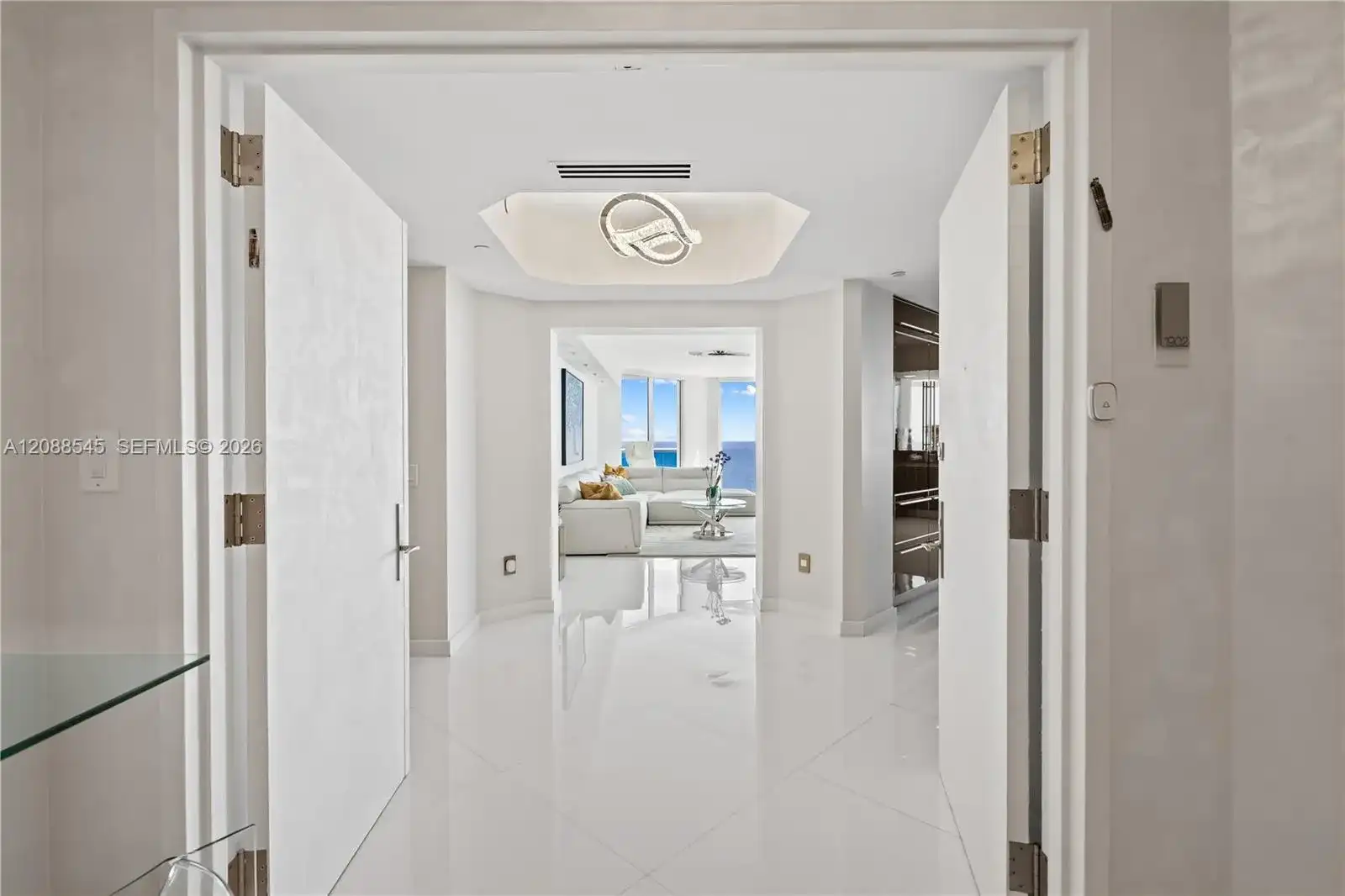 2711 S Ocean Dr # 1902, Hollywood FL 33019