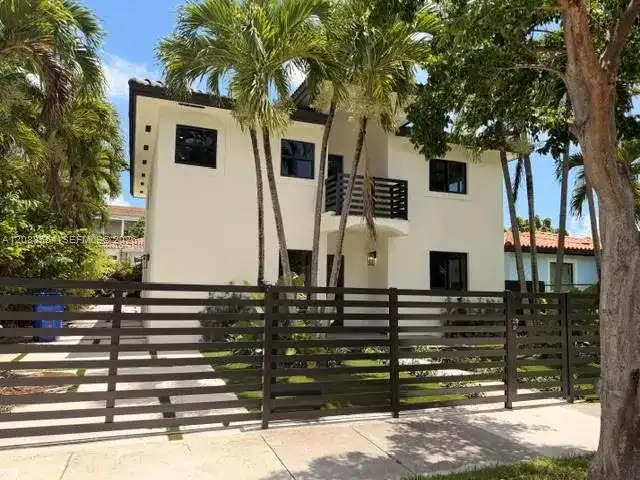 1936 SW 18th St, Miami FL 33145