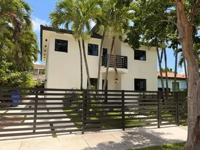 1936 SW 18th St, Miami FL 33145