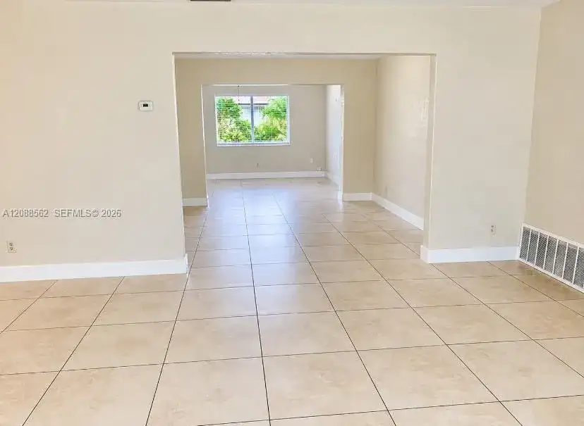 320 NW 93rd Ter, Pembroke Pines FL 33024 photo 3