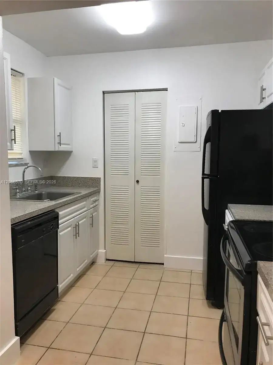 666 NW 114th Ave # 203, Sweetwater FL 33172 photo 2