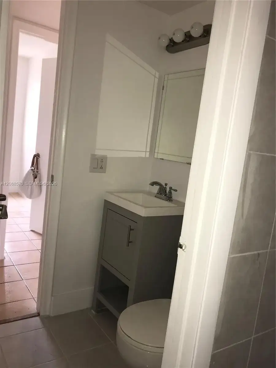 666 NW 114th Ave # 203, Sweetwater FL 33172 photo 3