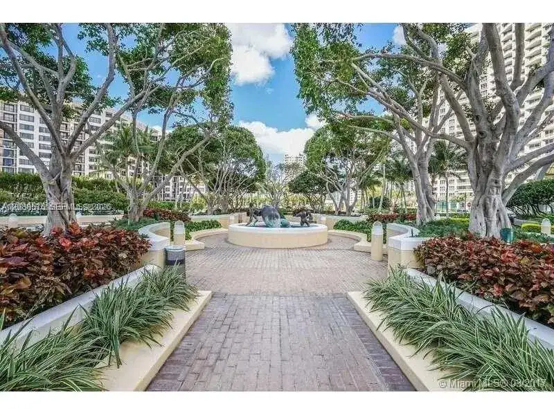 848 Brickell Key Dr # 1104, Miami FL 33131 photo 4