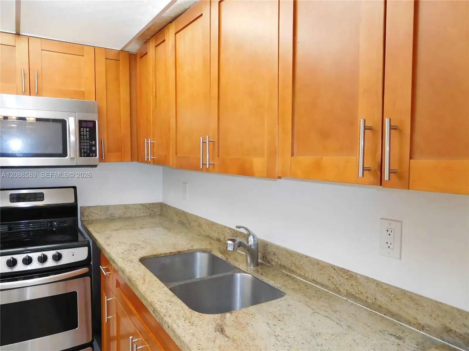 2820 NE 201st Ter # F321, Aventura FL 33180 photo 2