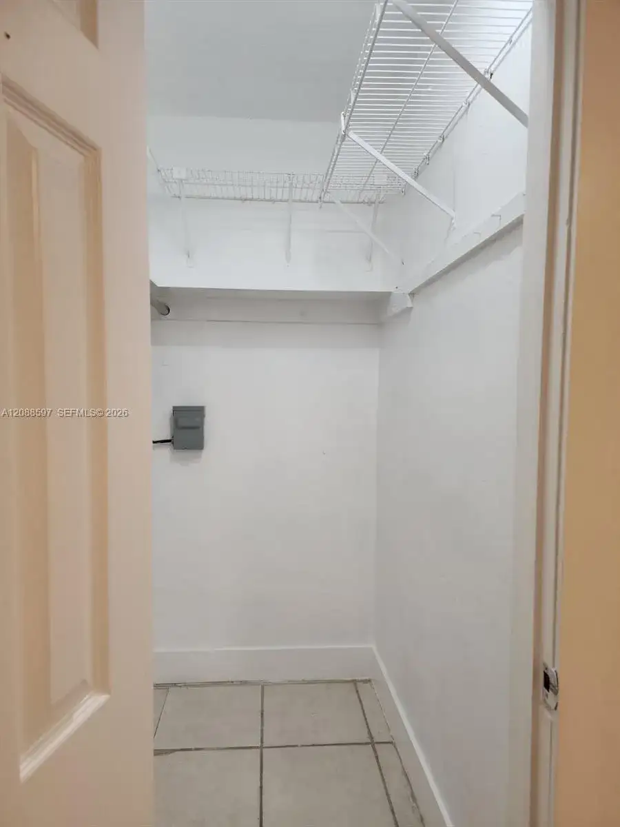 443 SW 4th Ave # 3, Miami FL 33130 photo 4
