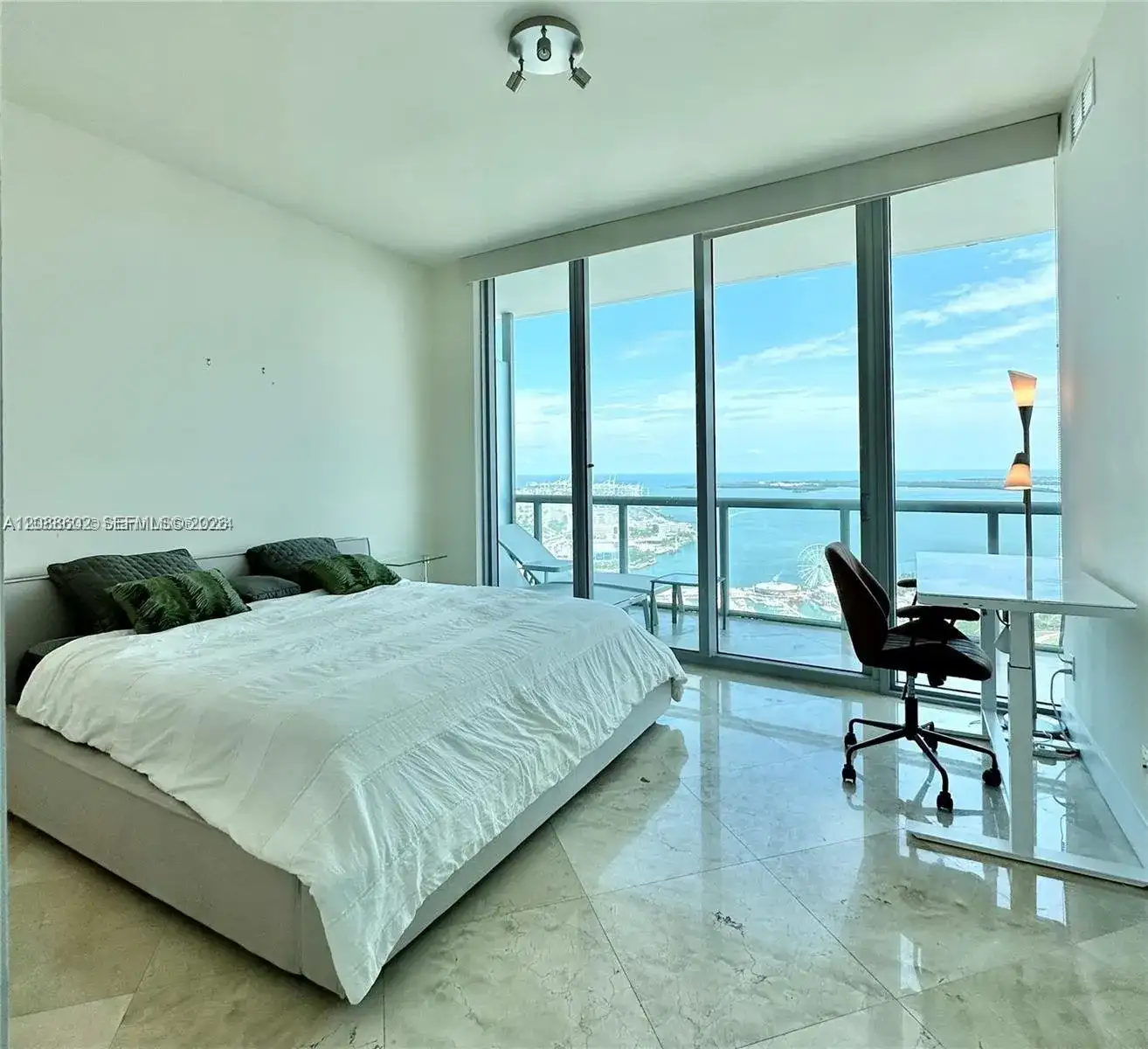 888 SE Biscayne Blvd # 4803, Miami FL 33132 photo 5