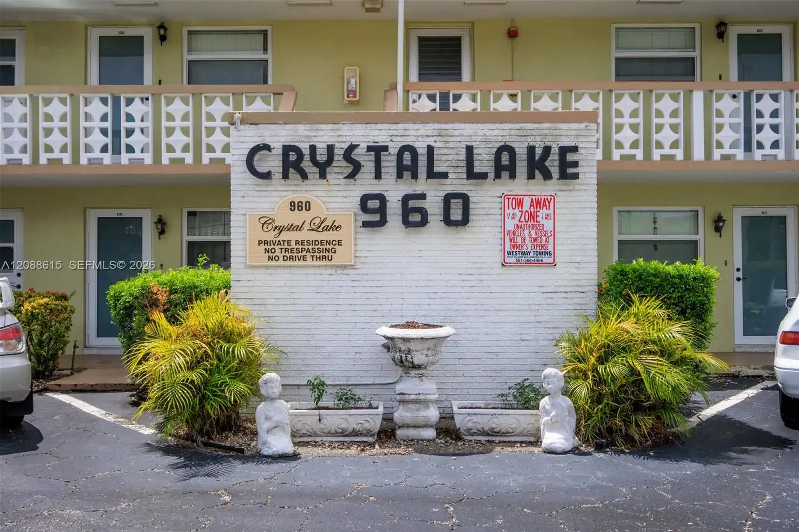 960 Crystal Lake Dr # 112, Deerfield Beach FL 33064 photo 3