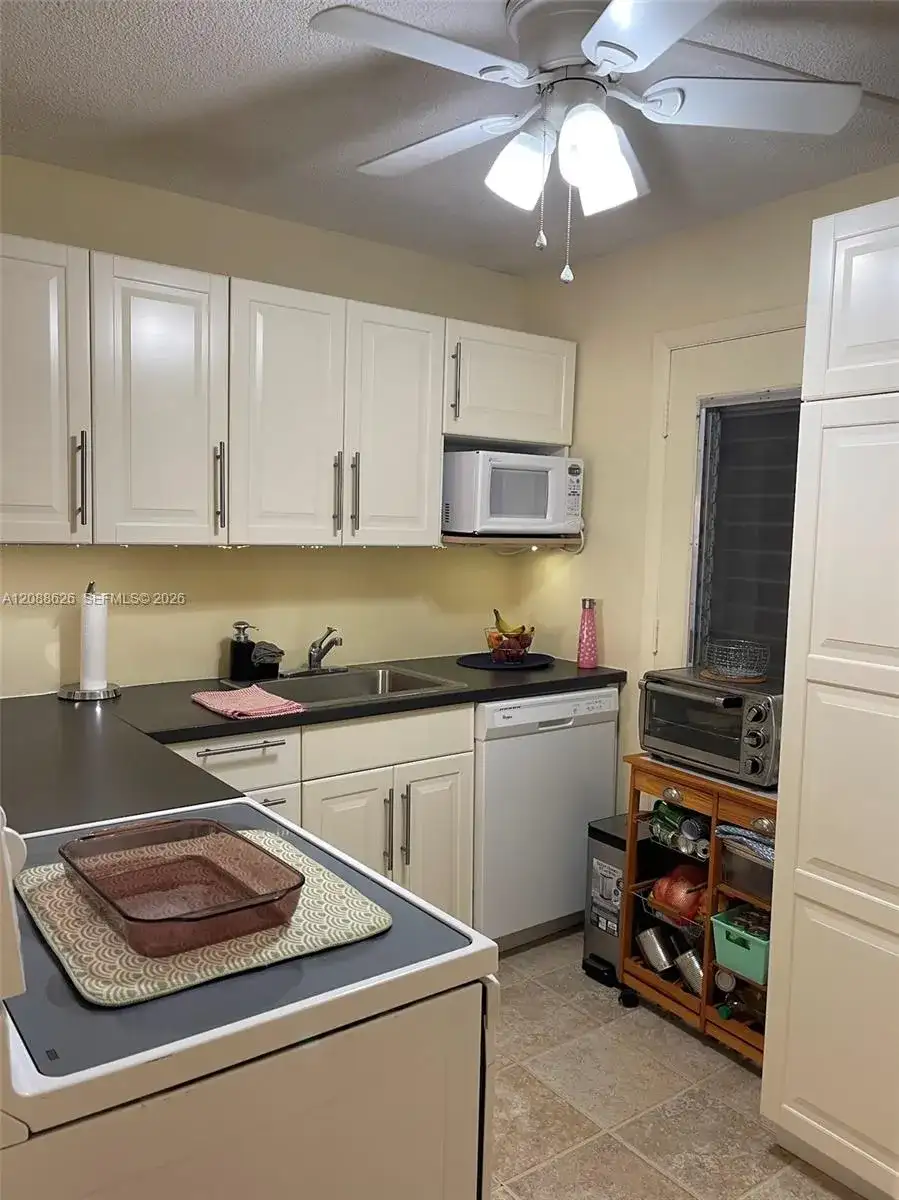 17001 NE 13th Ave # 302, Miami FL 33162 photo 4