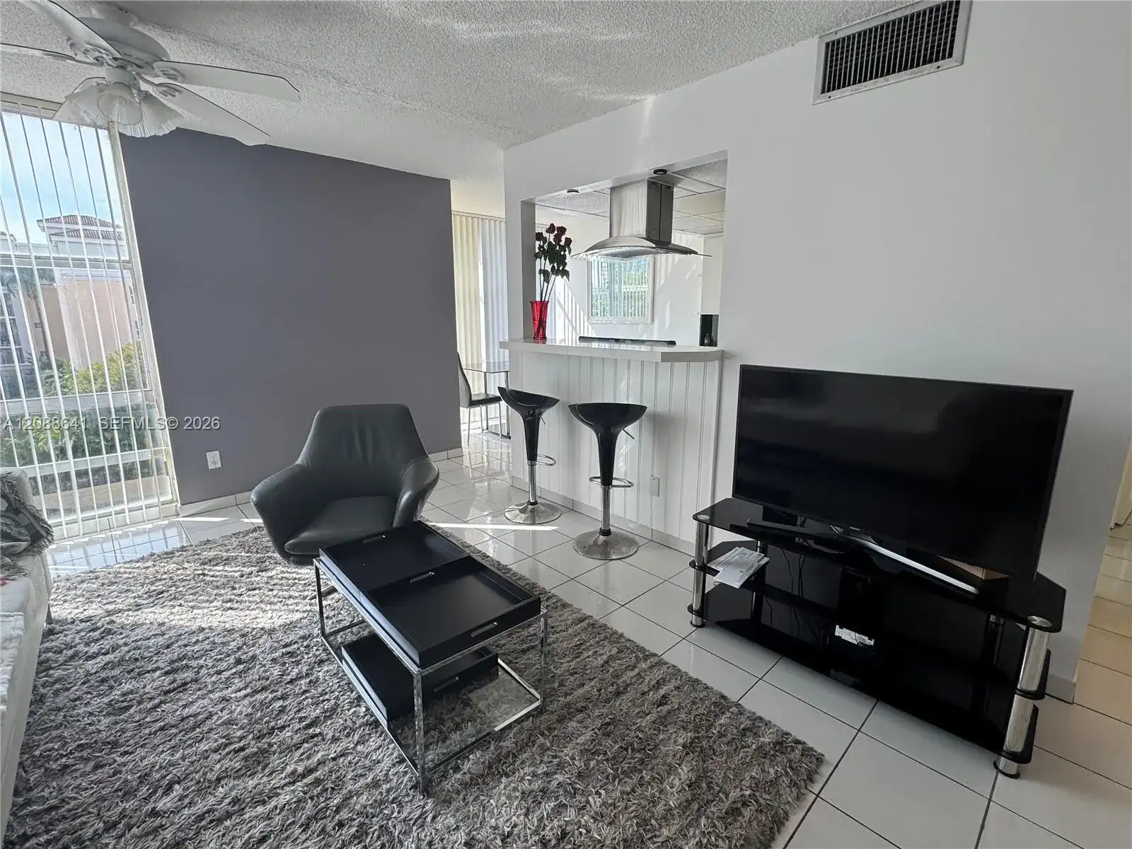 200 172nd St # 522, Sunny Isles Beach FL 33160 photo 2