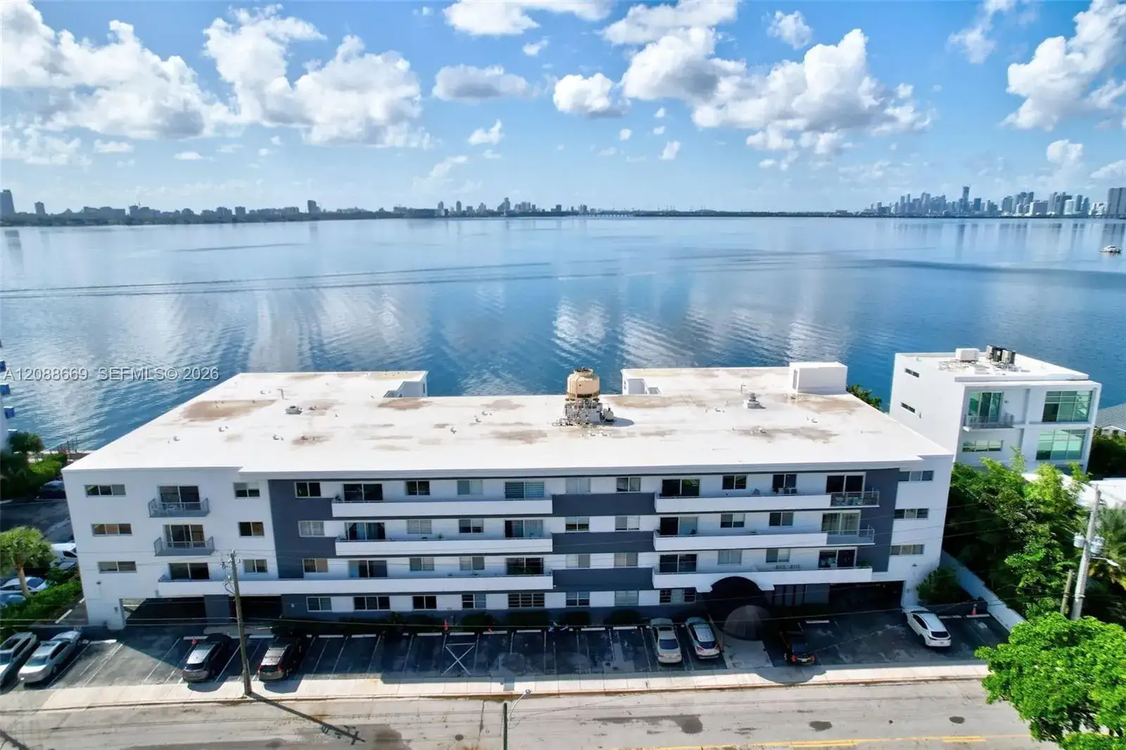1880 S Treasure Dr # 4M, North Bay Village FL 33141