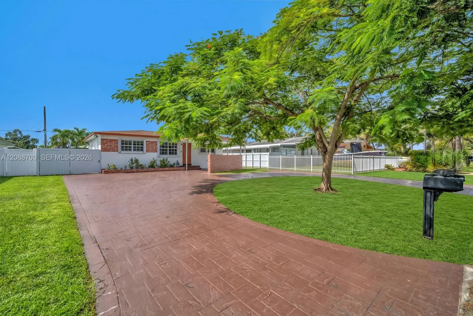 6508 Plunkett St, Hollywood FL 33023