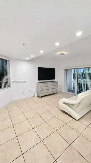 11401 NW 89th St # 111, Doral FL 33178 photo 4