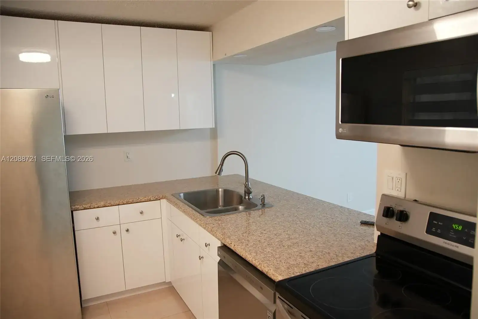 8635 NW 8th St # 103, Miami FL 33126 photo 4