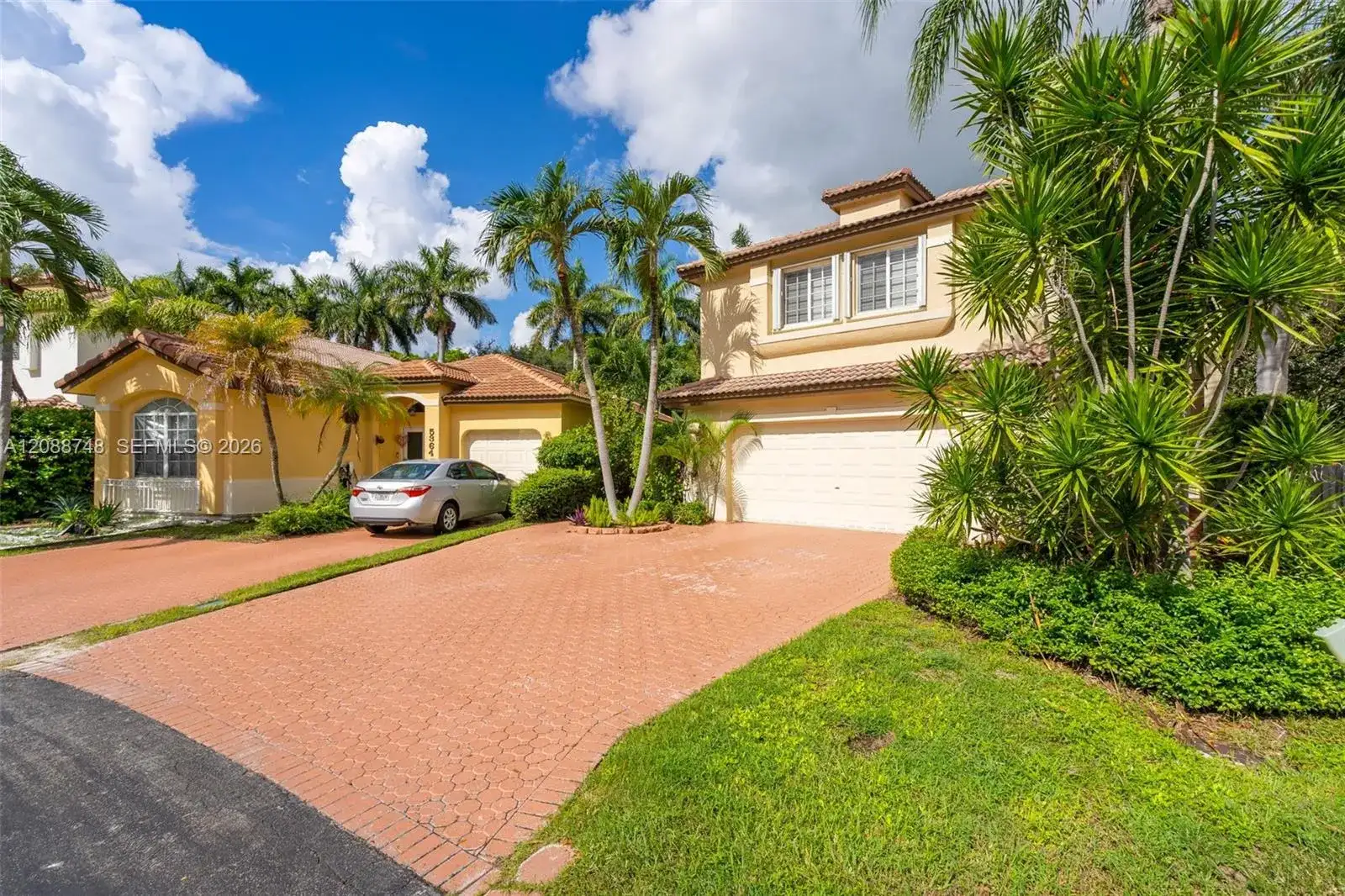 5380 NW 113th Pl, Doral FL 33178 photo 2