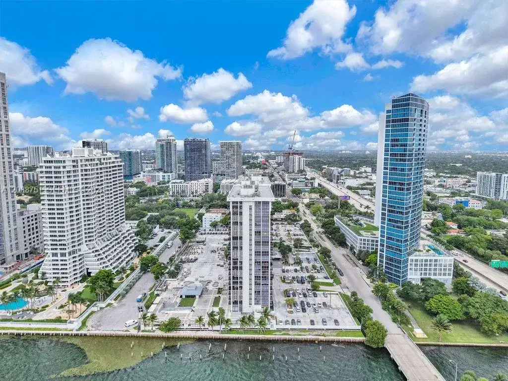 600 NE 36th St # 508, Miami FL 33137 photo 4