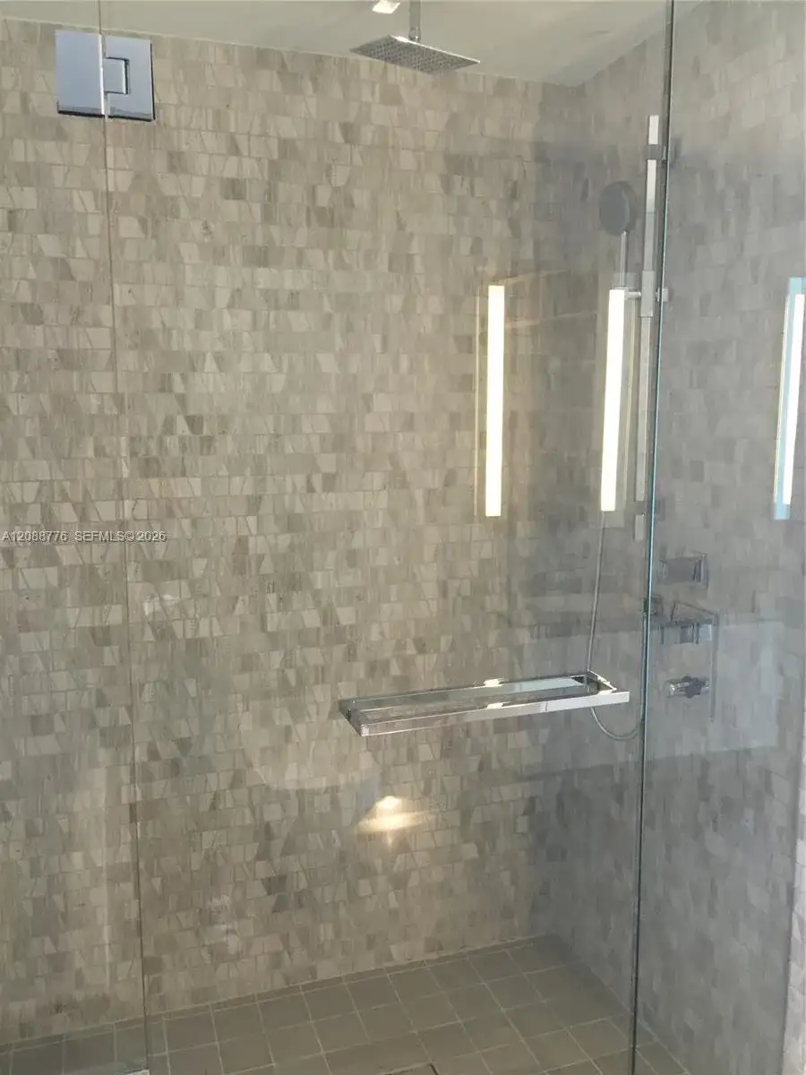68 SE 6th St # 3405, Miami FL 33131 photo 3