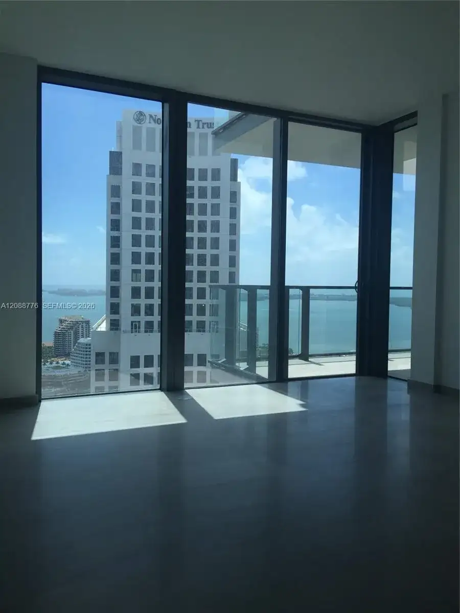 68 SE 6th St # 3405, Miami FL 33131 photo 5