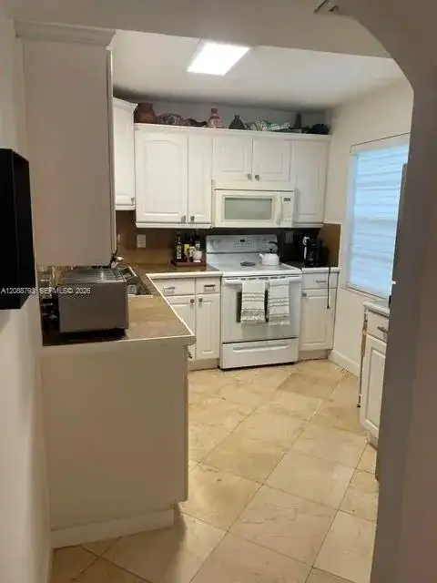7707 SW 86th St # 203, Miami FL 33143 photo 5