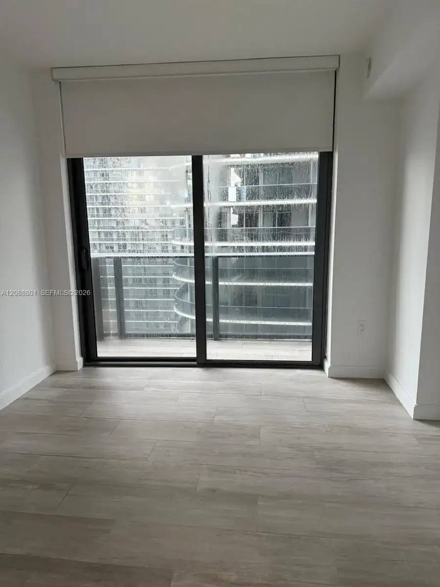 55 SW 9th St # 2401, Miami FL 33130 photo 2