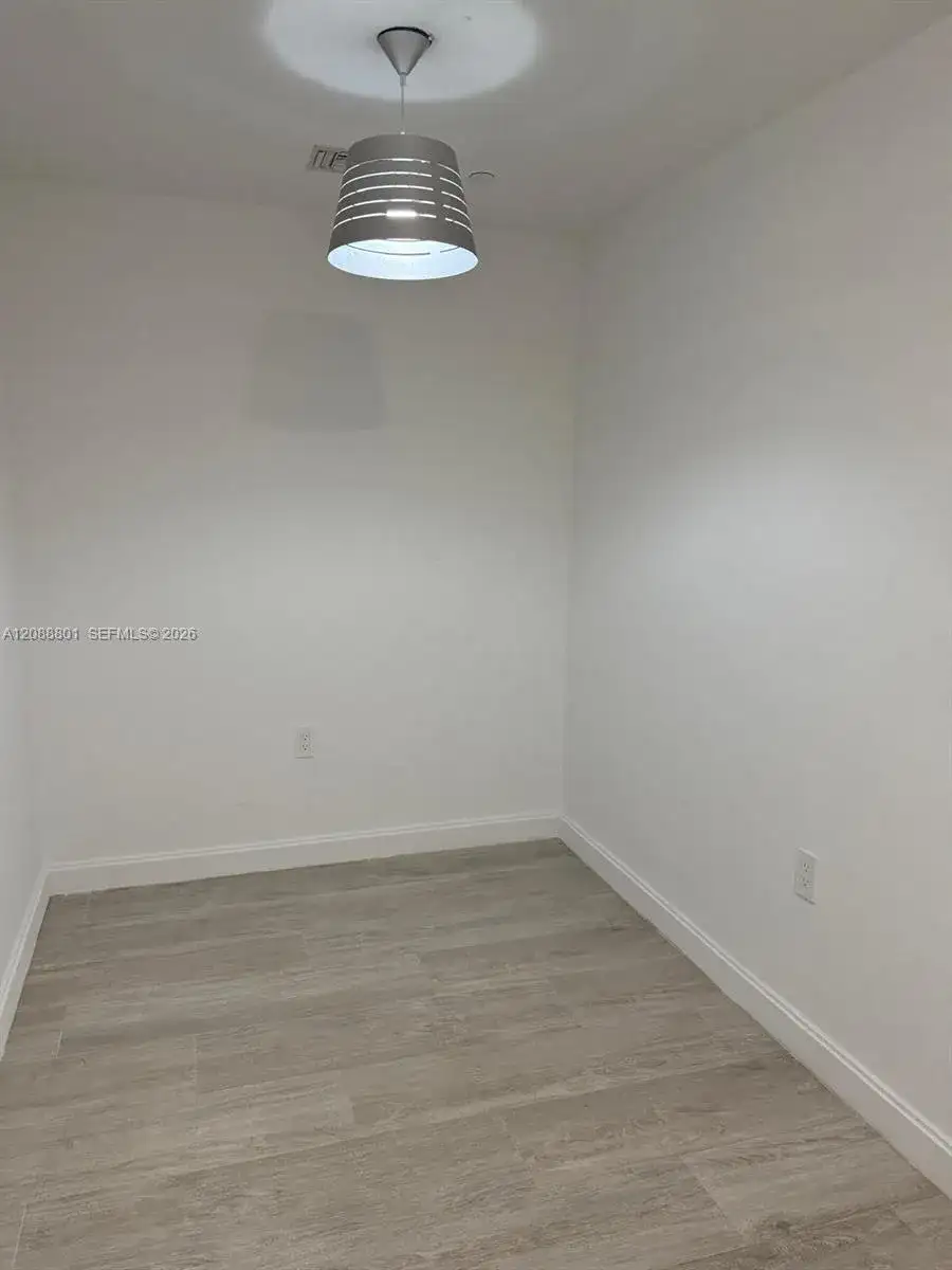 55 SW 9th St # 2401, Miami FL 33130 photo 3